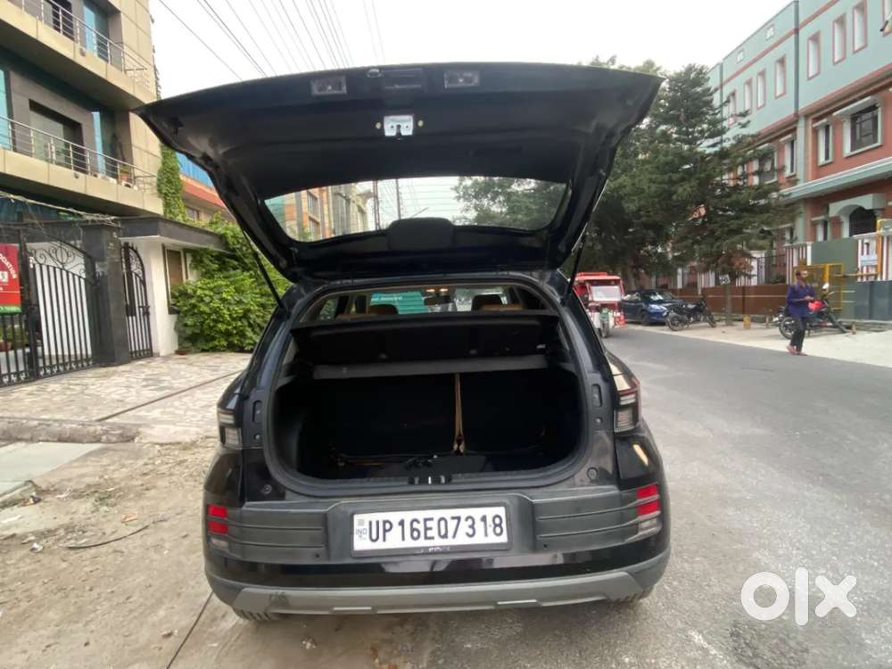 Hyundai Venue 1.0 S (o) Turbo Dct, 2024, Petrol