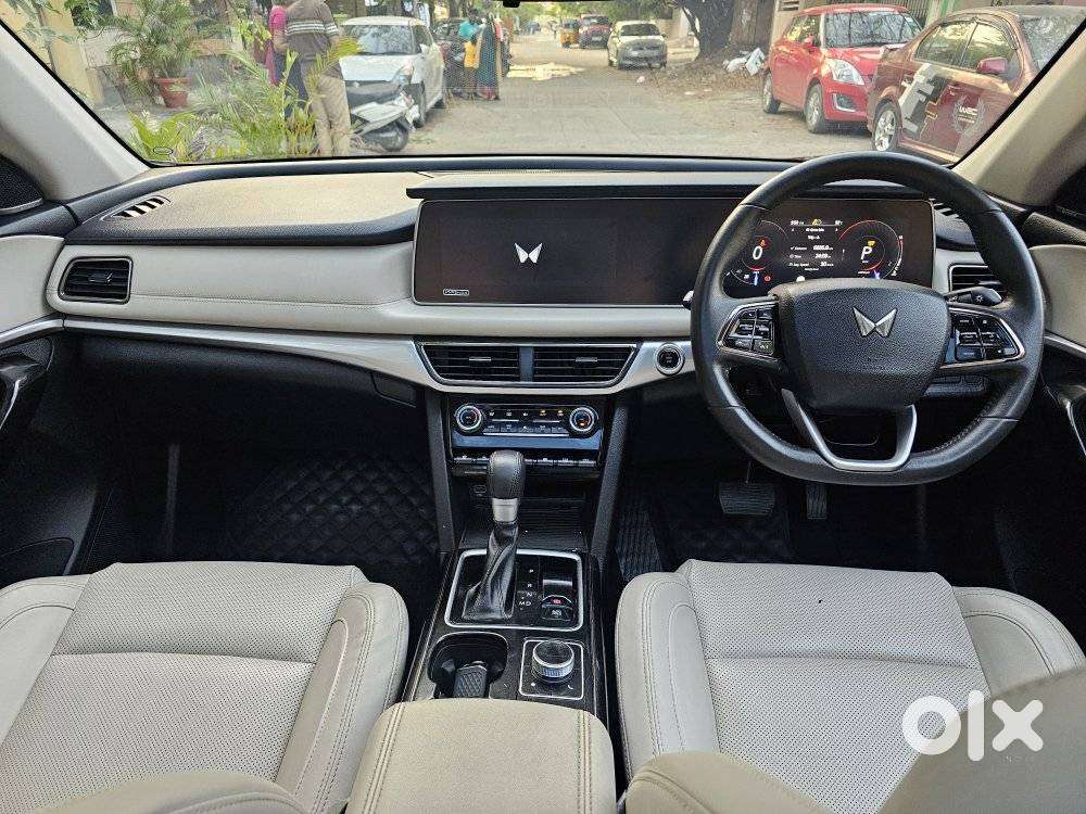 Mahindra Xuv700 2.2 Ax 7 Diesel At Luxury Pack Str, 2024, Diesel