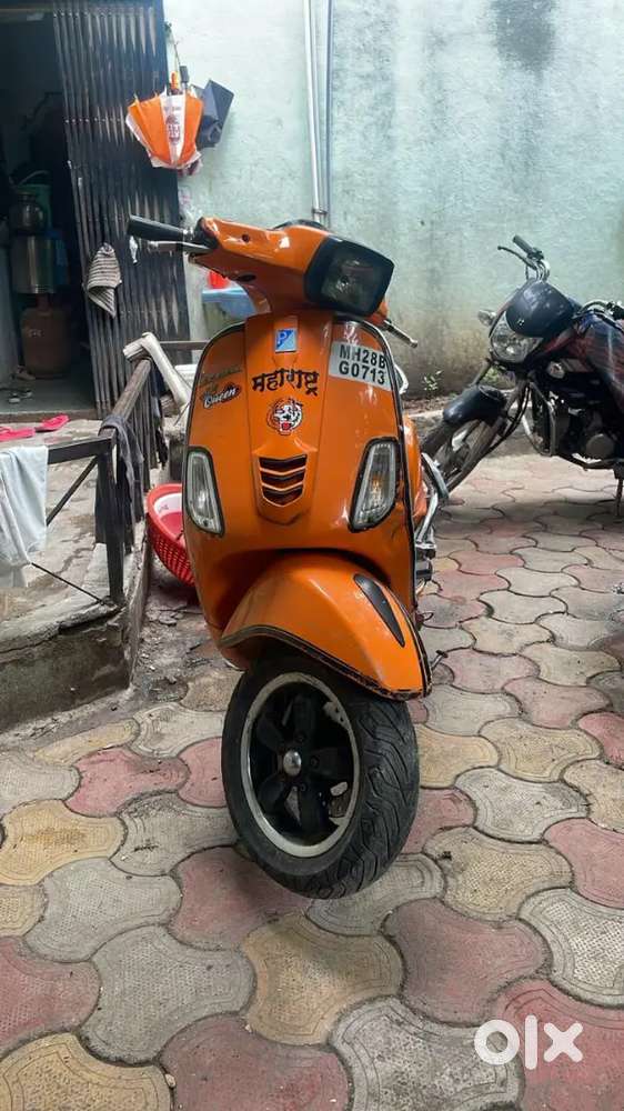Vespa model 2019 Scooters 1815804169