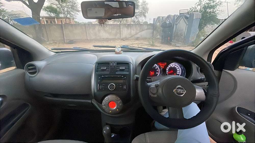 Nissan Sunny Petrol 2011