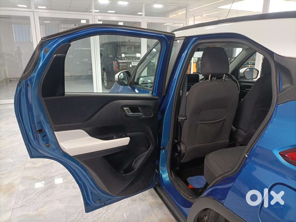 Tata Punch 1.2 Revotron Creative Dual Tone, 2022, Petrol