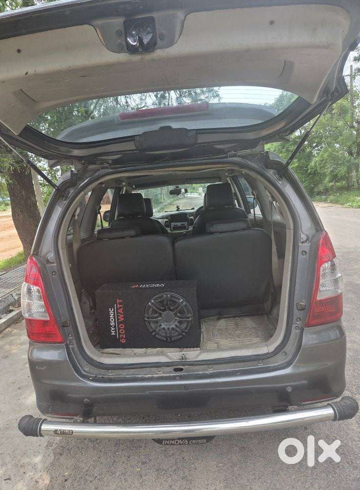 Toyota Innova 2.5 V Diesel 7-seater, 2010, Diesel