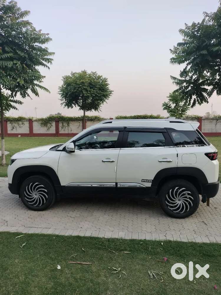 Maruti Suzuki Brezza 2024 Petrol Well Maintained