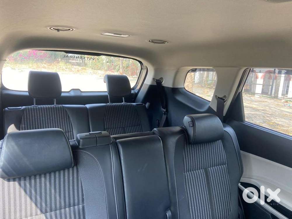 Kia Carens 2024 Petrol Well Maintained