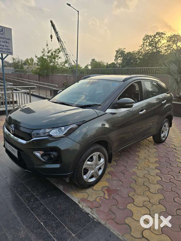 Tata Nexon 1.2 Revotron Xm (s), 2023, Petrol