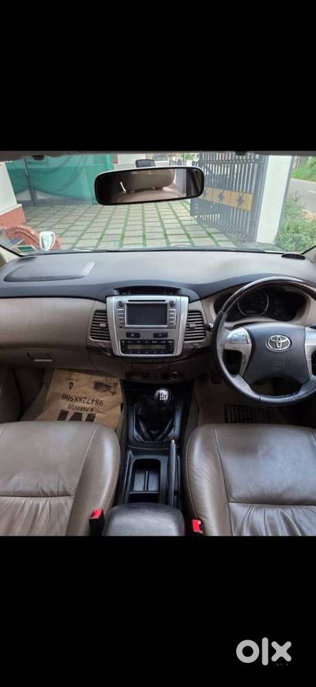 Toyota Innova 2.5 Zx 7 Str Bs-iv, 2015, Diesel