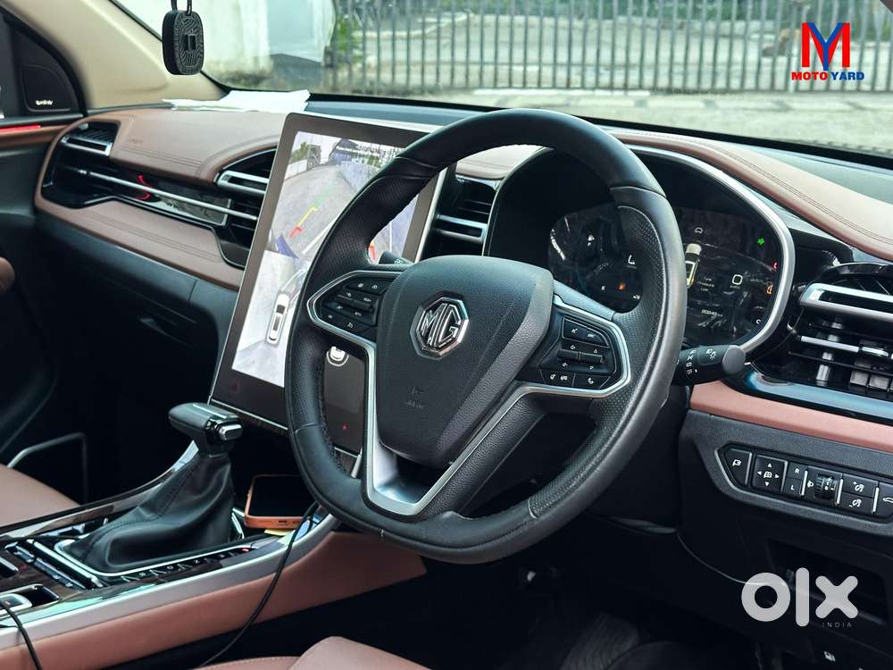 Mg Hector Plus Sharp Pro 1.5 Turbo Petrol Cvt 7 Str, 2025, Petrol