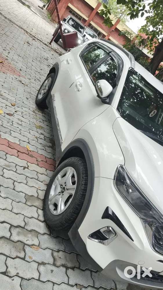 Kia Sonet Diesel Mt 2020 White Colour