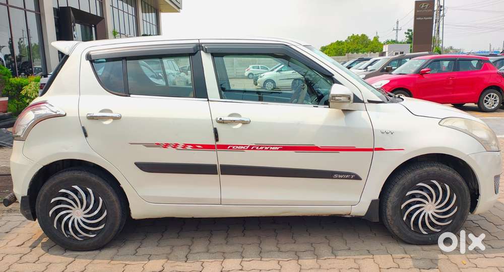 Maruti Suzuki Swift 2011-2014 Vxi, 2012, Petrol