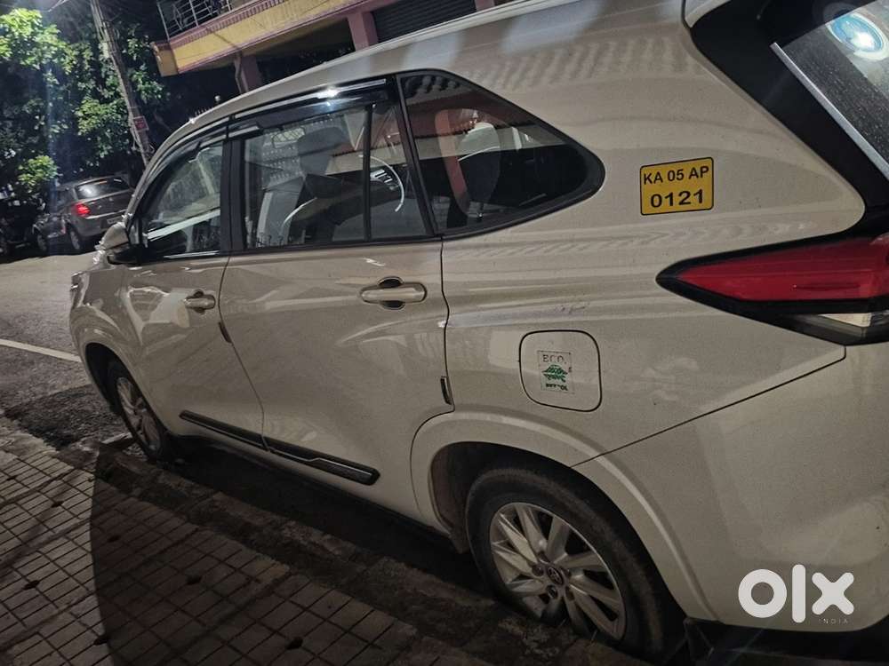 2024 Innova Hycross Petrol Automatic