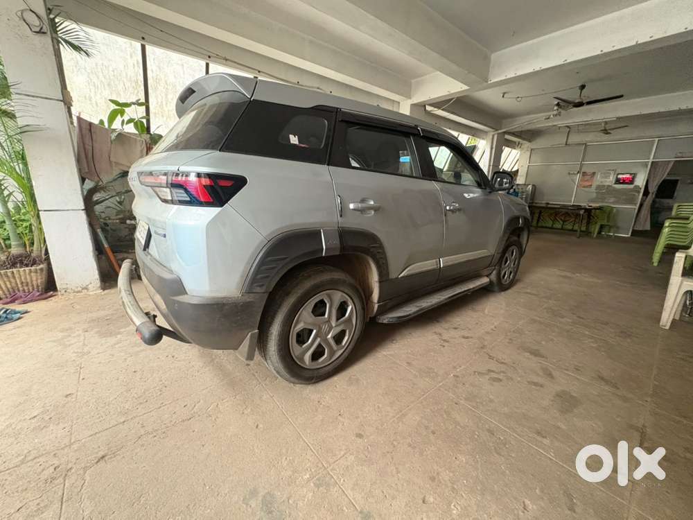Almost New Vehical Showroom Track