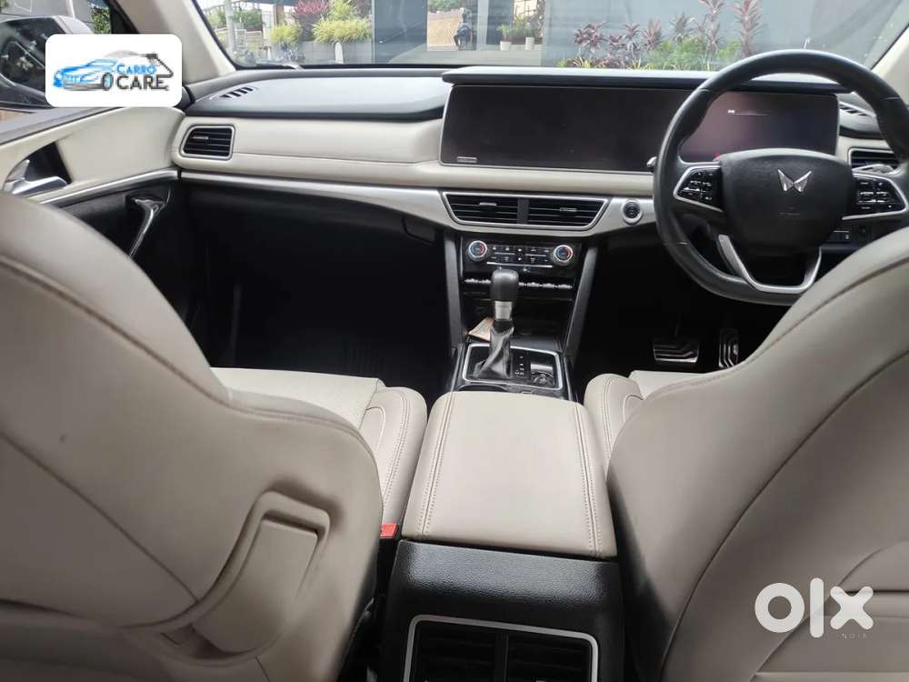 Mahindra Xuv700 2.2 Ax 7 Diesel At Luxury Pack Str Awd, 2022, Diesel