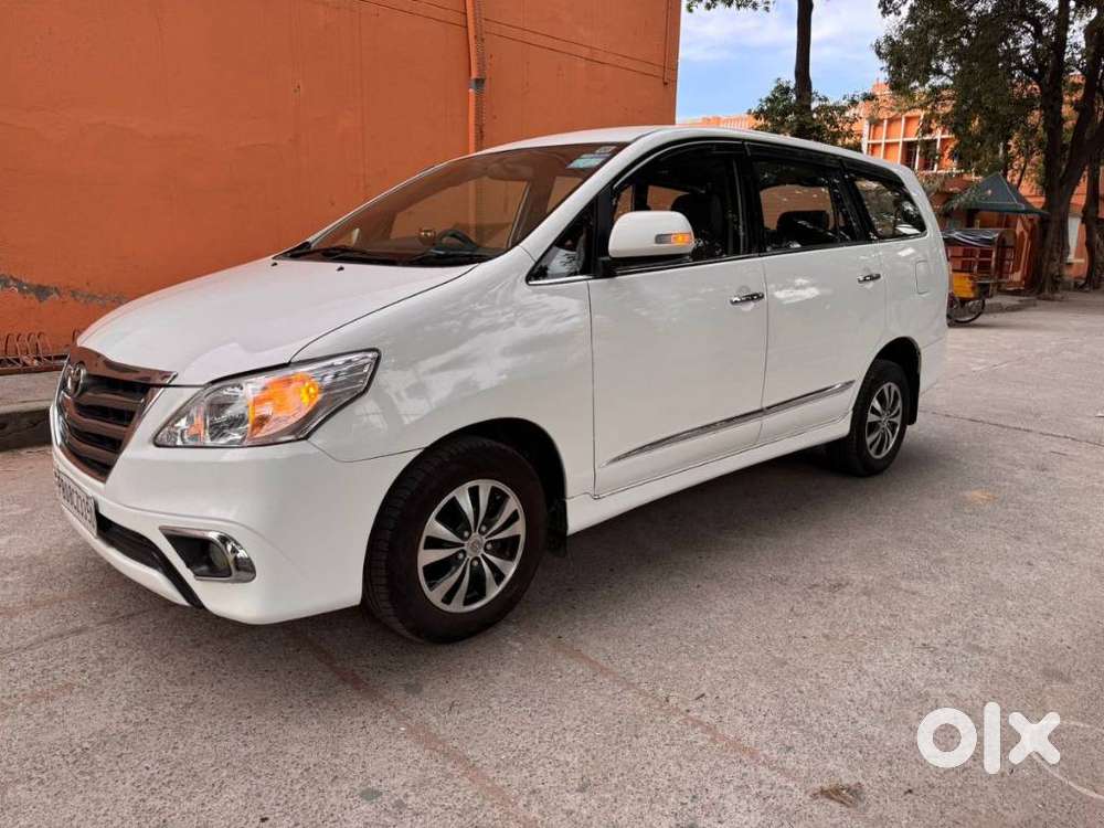Toyota Innova 2.5 G (diesel) 7 Seater Bs Iv, 2015, Diesel