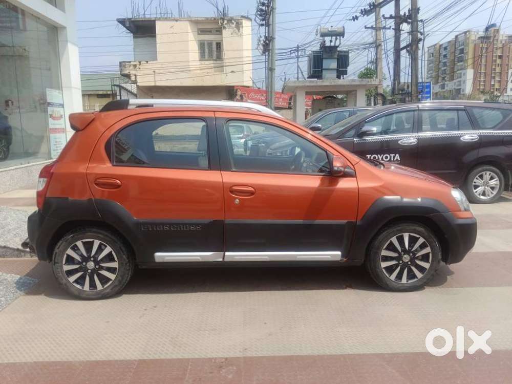 Toyota Etios Cross 1.2l G, 2017, Petrol
