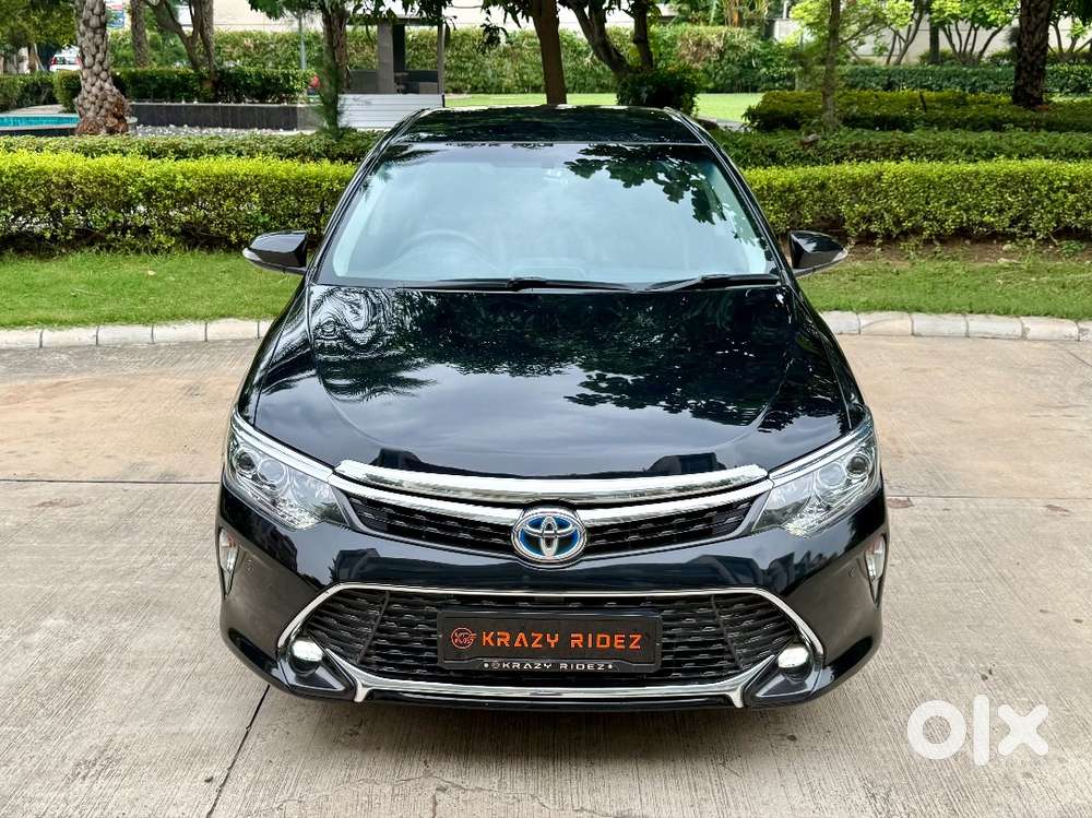Toyota Camry Hybrid 2018 Mint Condition