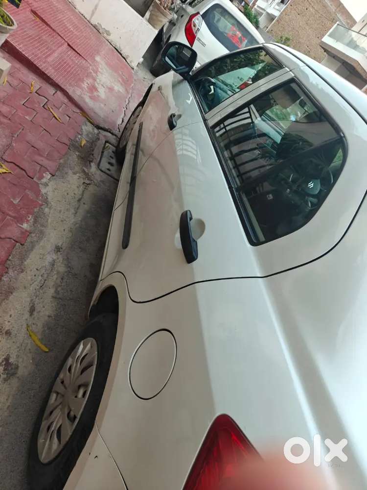 Maruti Suzuki Dzire 2015