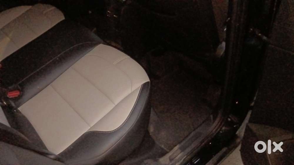 Skoda Kylaq Signature, 2025, Petrol