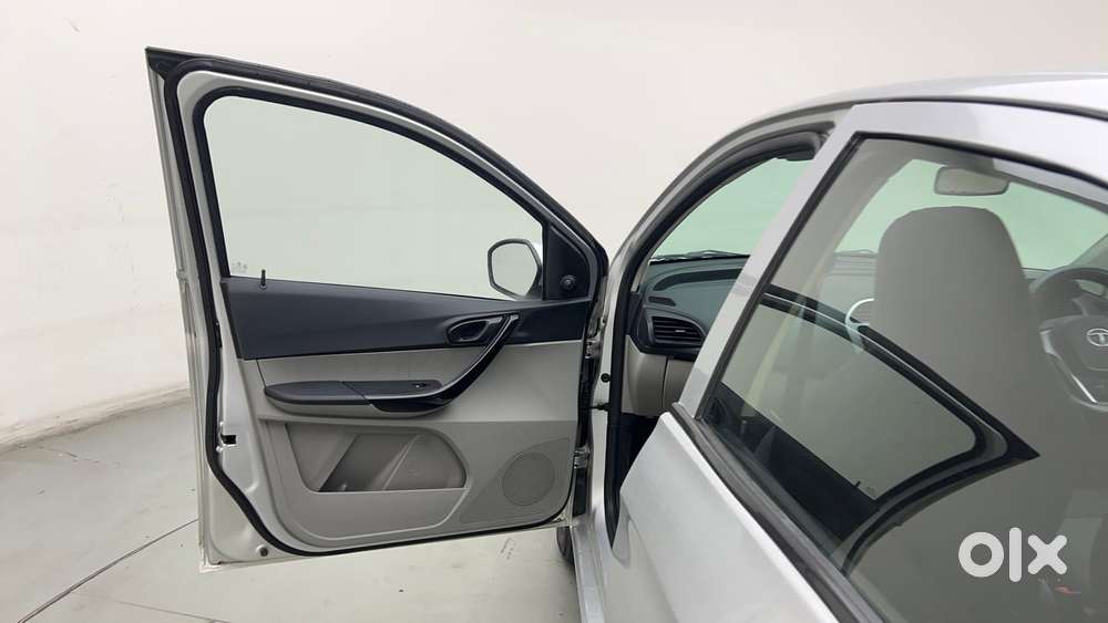 Tata Tiago 1.2 Revotron Xm, 2017, Petrol