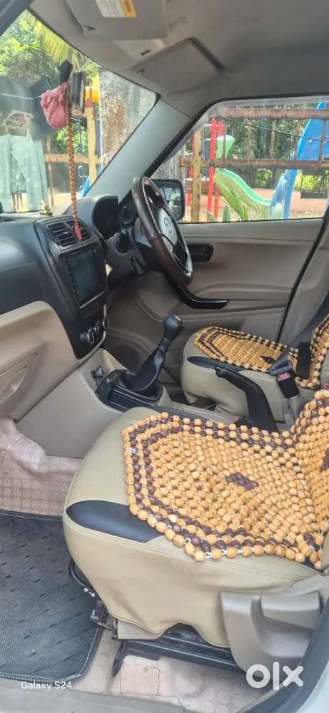 Mahindra Tuv 300 2016