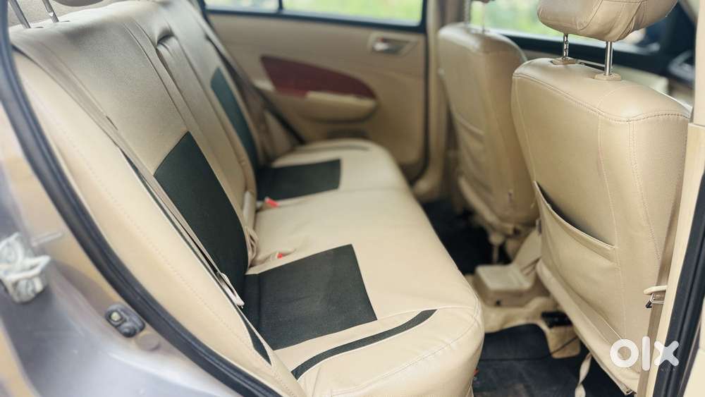 Maruti Suzuki Swift Dzire 1.2 Vxi Bsiv, 2014, Petrol