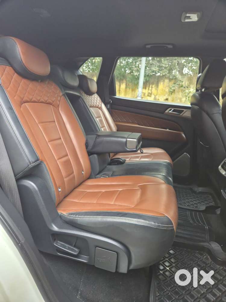 Mahindra Alturas G4 4x4 At, 2020, Diesel