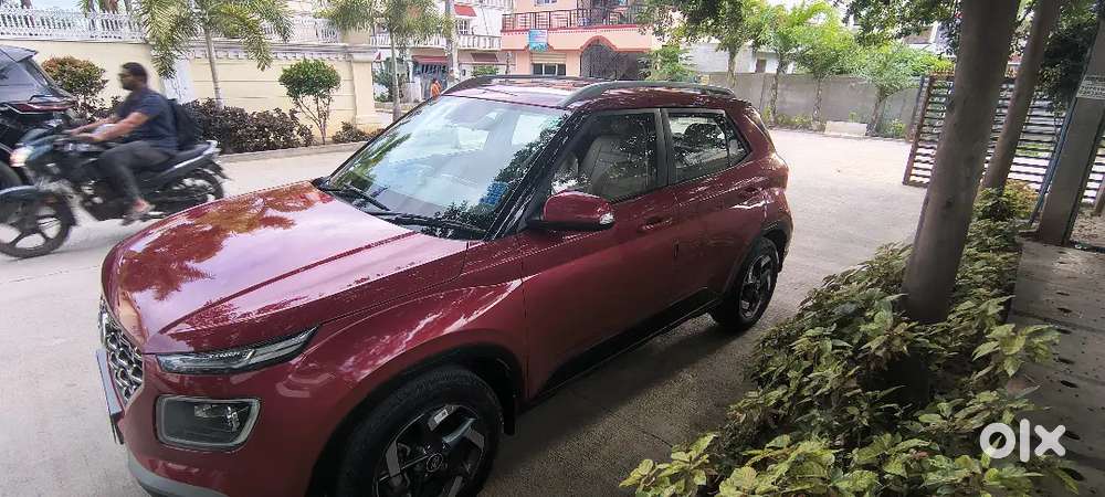 Hyundai Venue Imt  40,600 Km  Single Owner  Top Condition