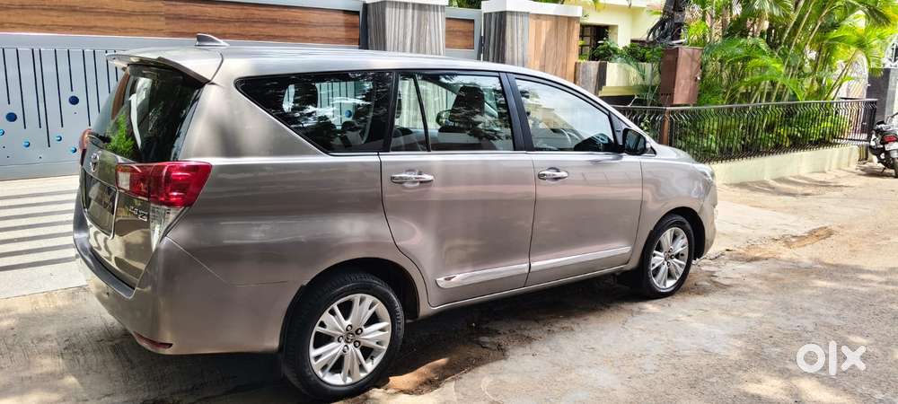 Toyota Innova Crysta 2.8z Automatic, 2016, Diesel