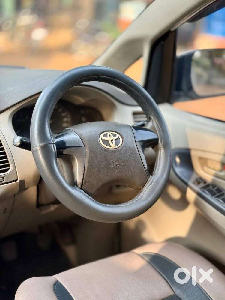 Toyota Innova 2.5 G (diesel) 8 Seater, 2012, Diesel