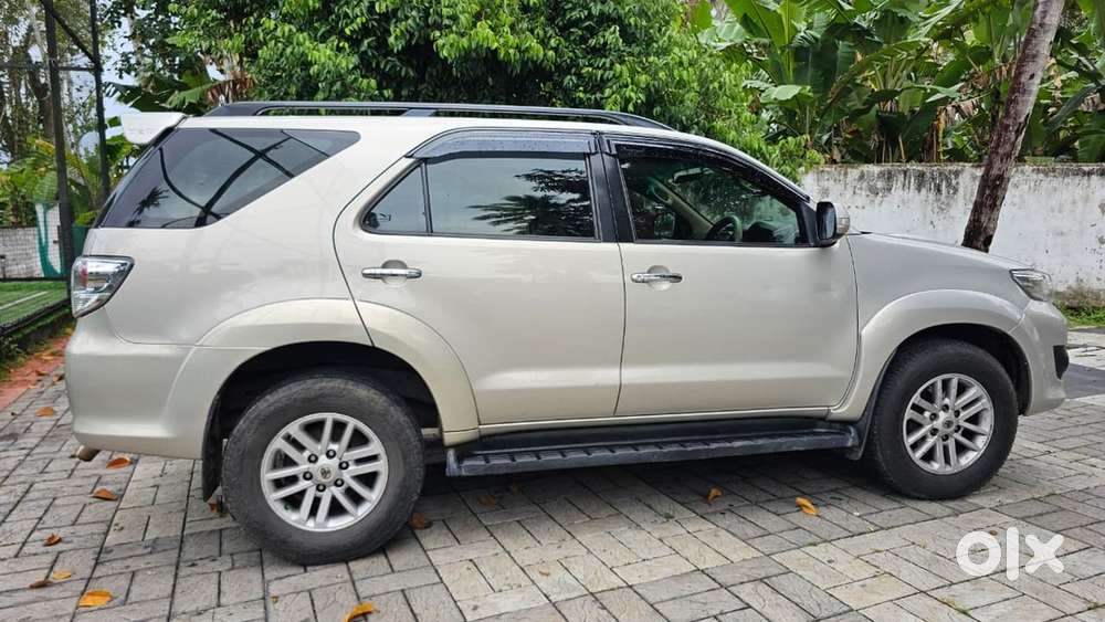Less Km Well Maintained 4x4 2012 Diesel