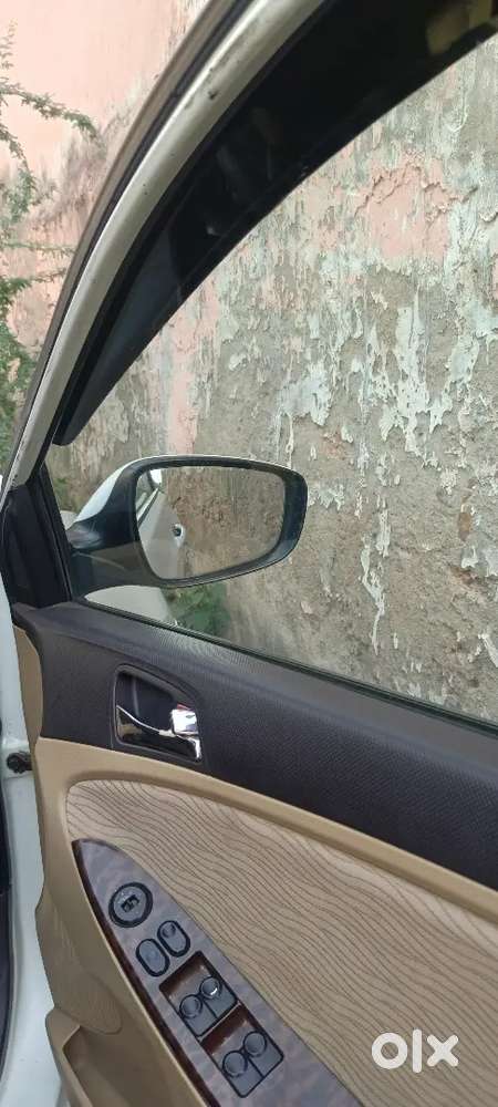 Hyundai Verna 2012 Petrol Well Maintained