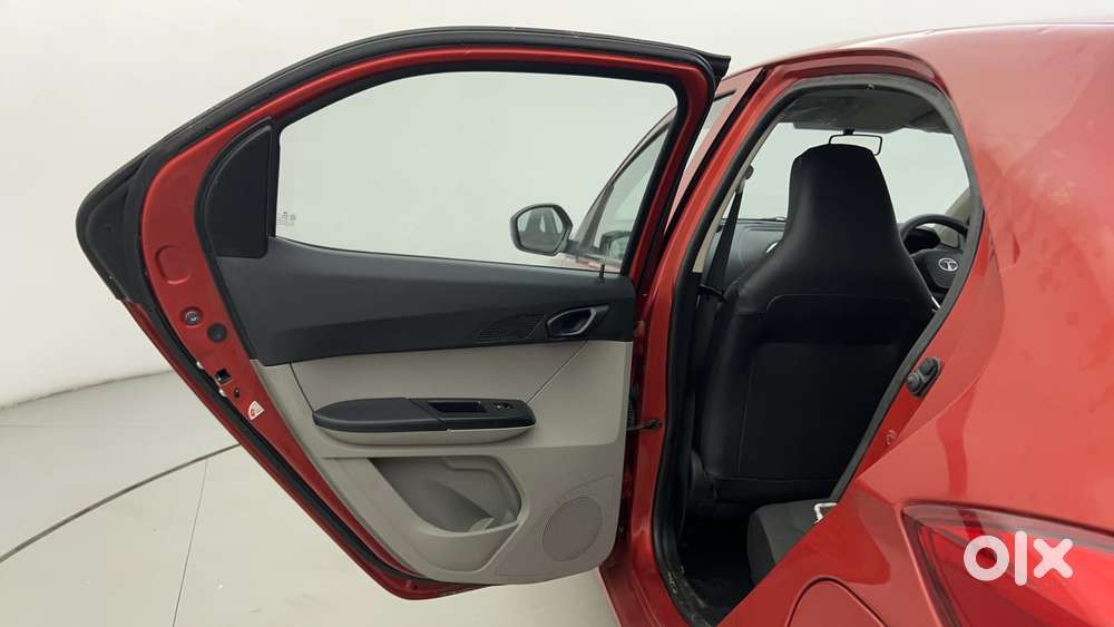 Tata Tiago 1.2 Revotron Xm, 2017, Petrol