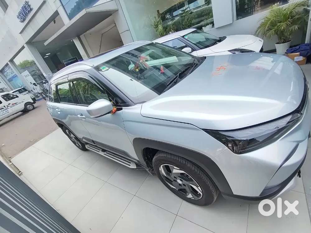 Model Zxi (o) Silver With Top Model Alloys