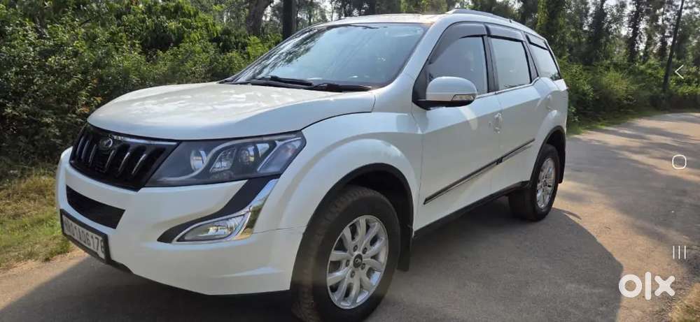 Mahindra Xuv500  W10