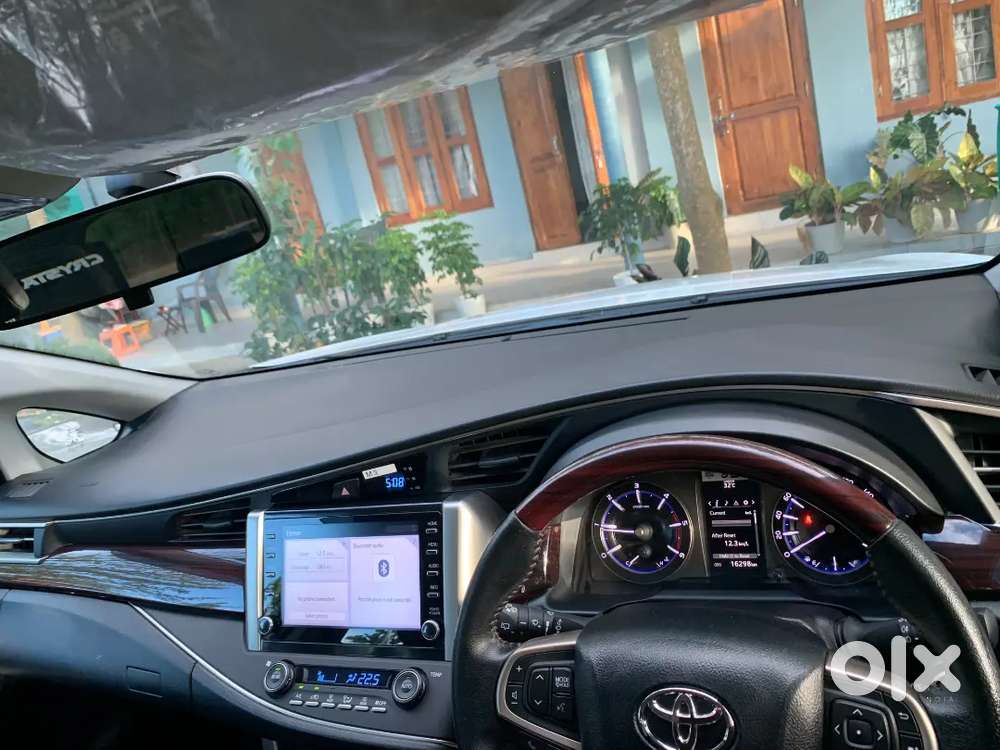 Toyota Innova Crysta 2.4v 2023