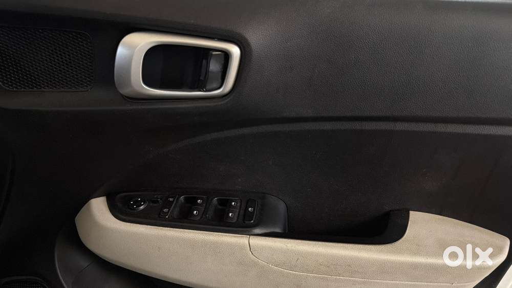 Hyundai Venue 1.2 S (o), 2023, Petrol
