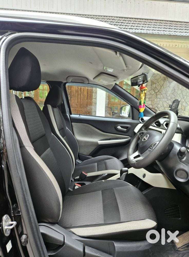 Nissan Magnite 1.0 Xv Premium, 2023, Petrol