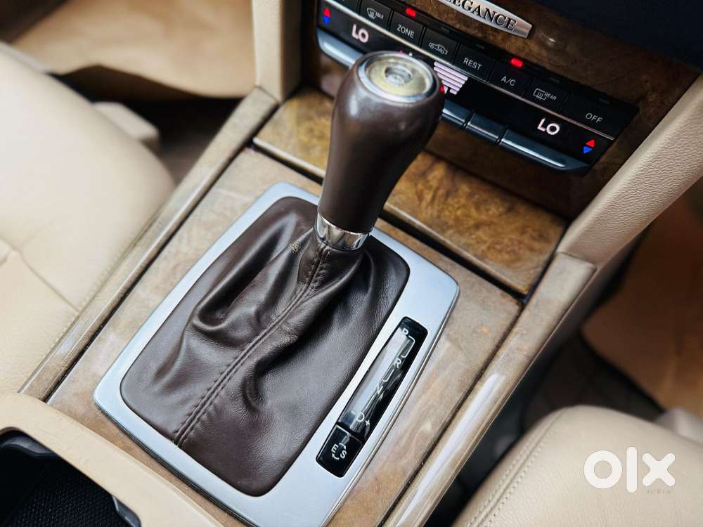 Mercedes-benz E-class 200, 2011, Petrol