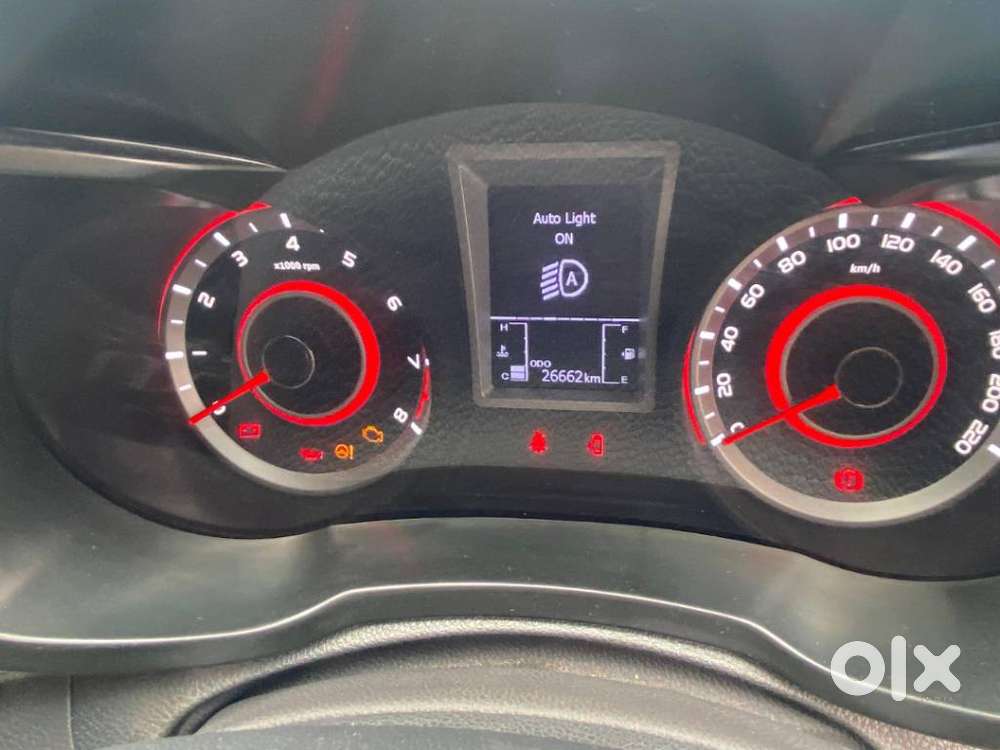 Mahindra Xuv300 Turbosport W8, 2023, Petrol