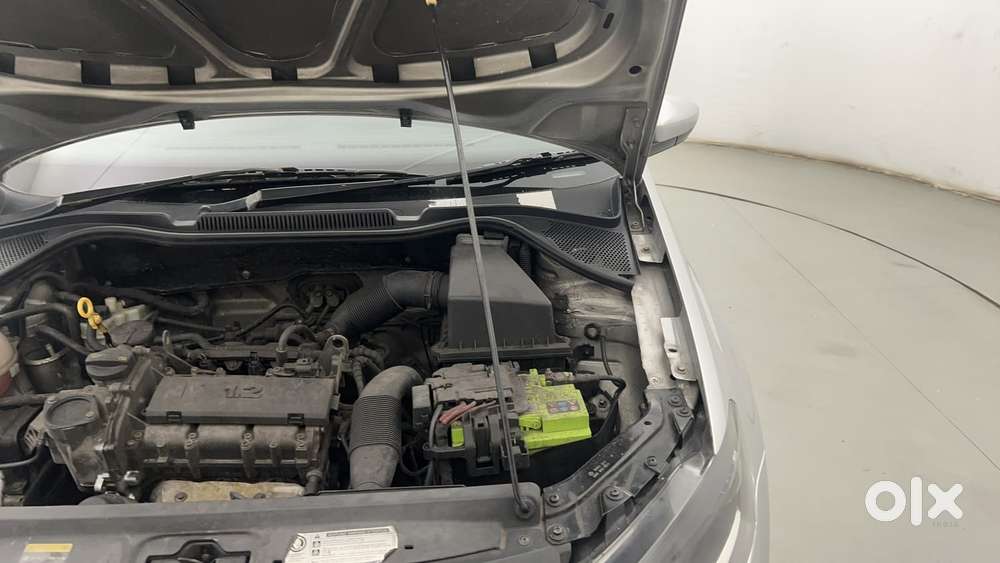 Volkswagen Polo Petrol Highline 1.2l, 2016, Petrol