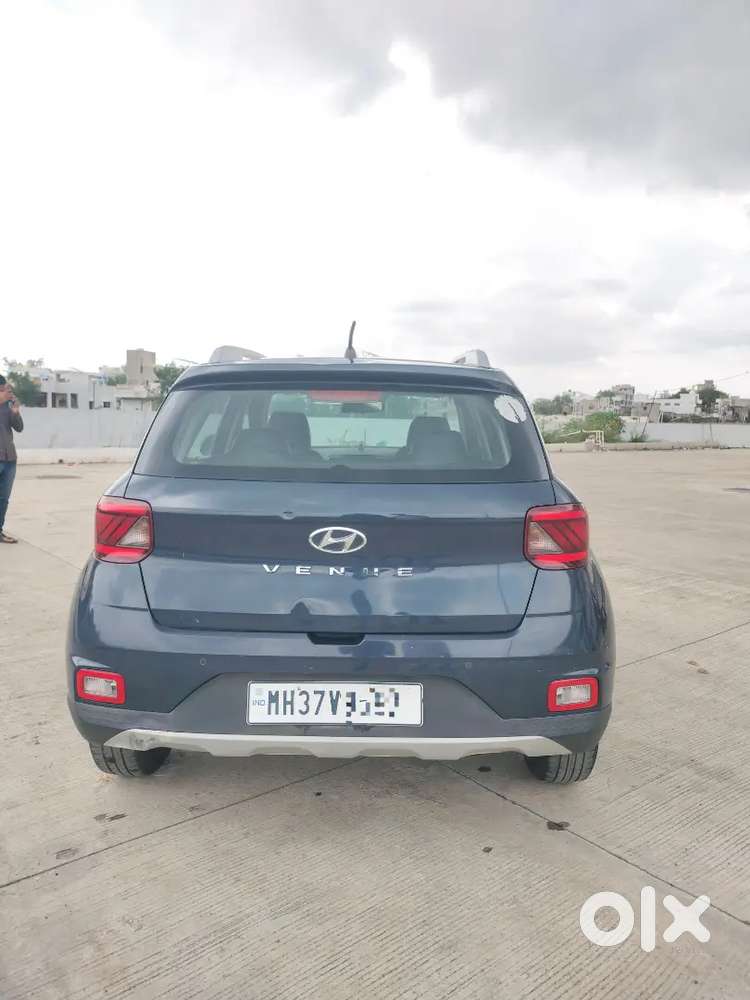 Hyundai Venue Petrol Manual 2021 Model