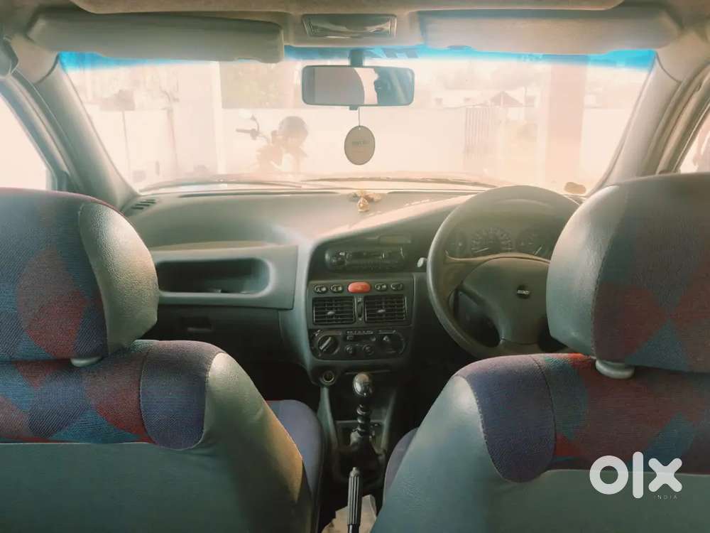 Fiat Siena 2000.                     Petrol 147000 Km Driven