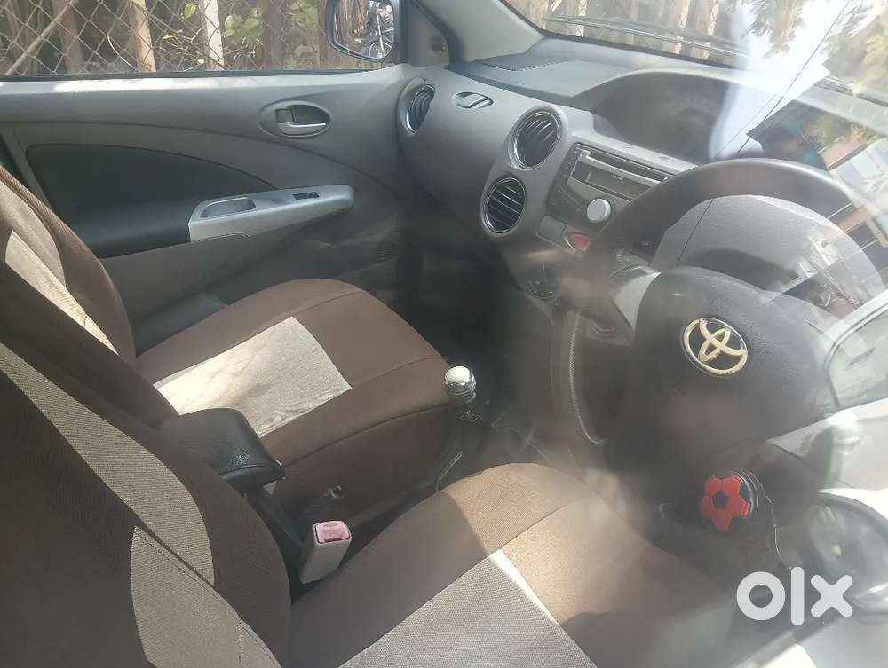 Toyota Etios 2011 Petrol 80000 Km Driven