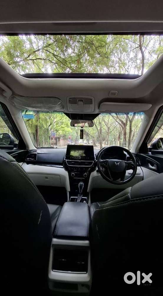 Mahindra Xuv 3xo Ax5 Pm At, 2024, Petrol