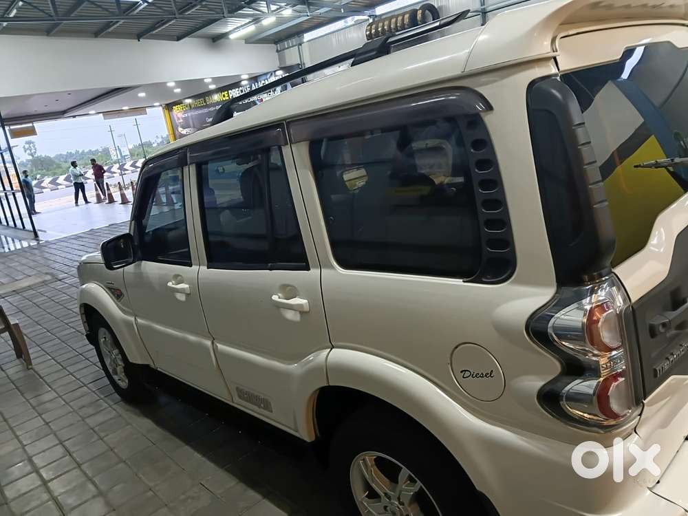 Mahindra Scorpio S8, 2015, Diesel