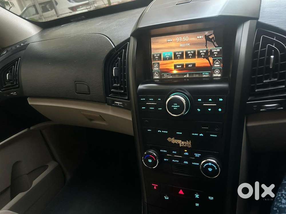 Mahindra Diesel Car W10 2015