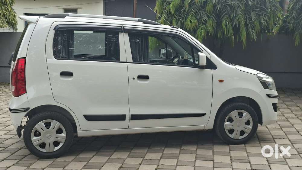 Maruti Suzuki Wagon R Vxi 1.2, 2018, Petrol