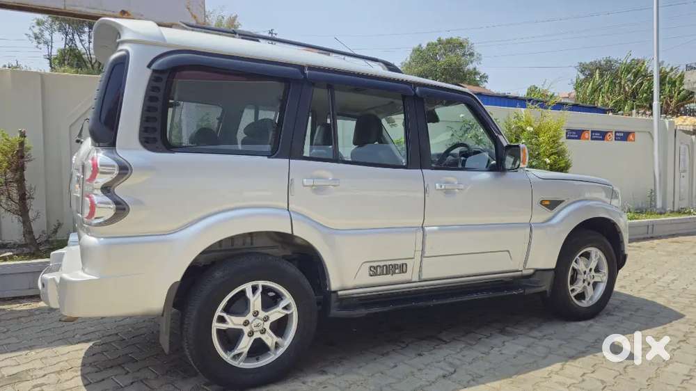 S10 Captain Seat, No Accident No Repaint, Recentlyservicedat Mahindra.