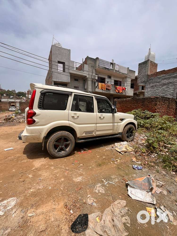 Mahindra Scorpio S6+