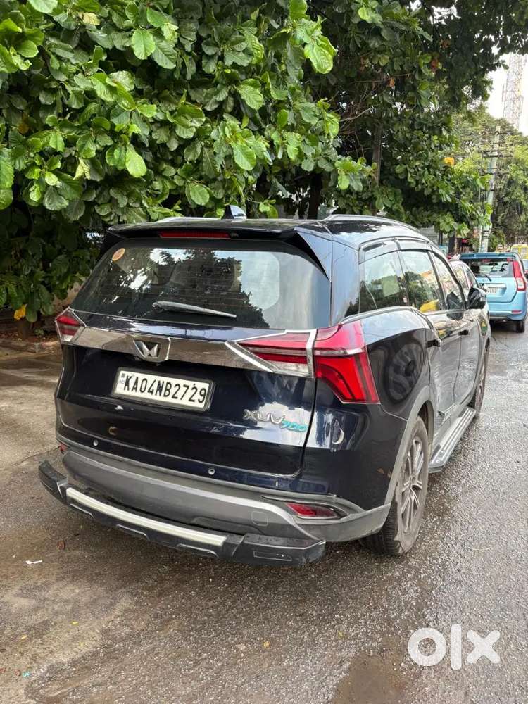 Mahindra XUV700 2022 Petrol Well Maintained with leather seats