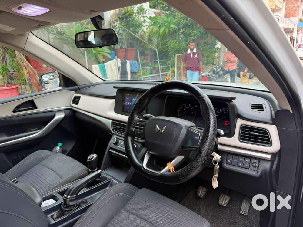 Mahindra Xuv700 Petrol 2022